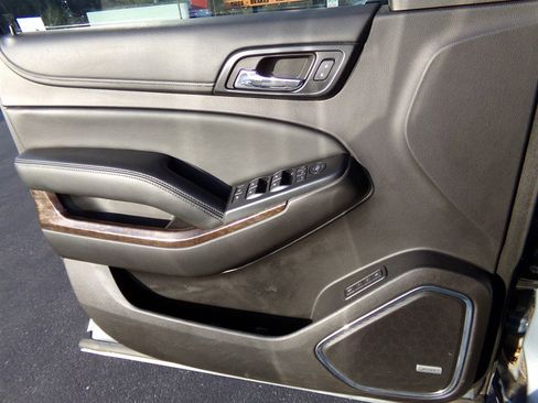 Used 2016 Chevrolet Suburban LT image 70