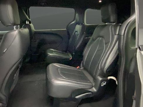Used 2021 Chrysler Pacifica Touring-L w/ S Appearance Package FWD image 23