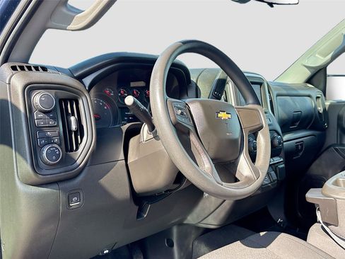 Used 2021 Chevrolet Silverado 1500 Custom AWD/4WD image 9