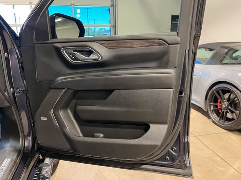 Used 2022 Chevrolet Tahoe Z71 w/ Luxury Package AWD/4WD image 42