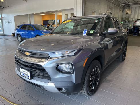 Used 2022 Chevrolet TrailBlazer LT AWD/4WD image 5