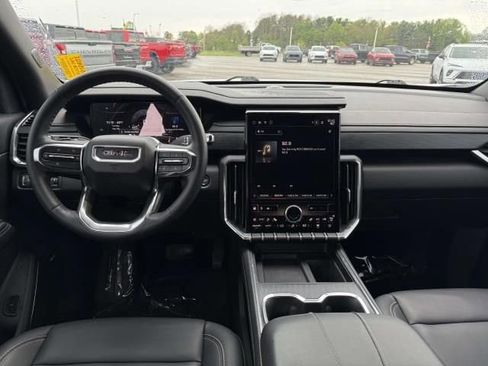 Used 2024 GMC Acadia Elevation w/ Trailering Package AWD/4WD image 17