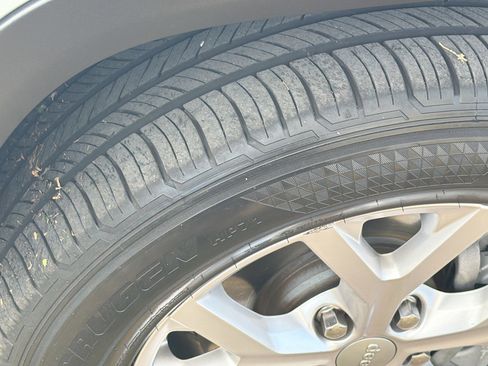 Used 2022 Jeep Grand Cherokee Limited w/ Luxury Tech Group II image 44