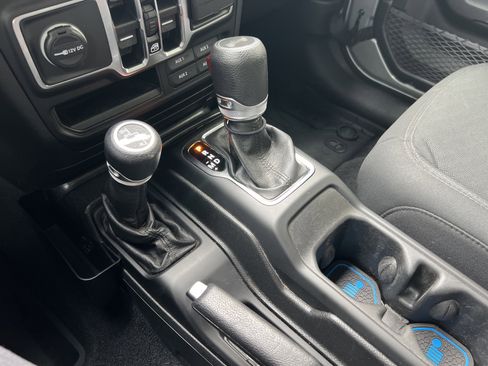 Used 2021 Jeep Wrangler Unlimited Sport image 26