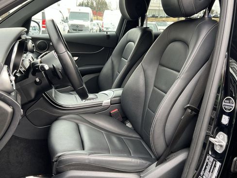 Used 2021 Mercedes-Benz GLC 300 4MATIC image 10