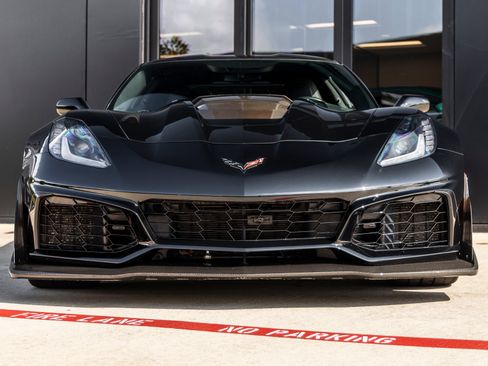 Used 2019 Chevrolet Corvette ZR1 w/ ZTK Track Performance Package RWD image 4