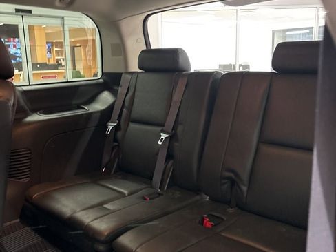 Used 2011 Cadillac Escalade Premium image 26