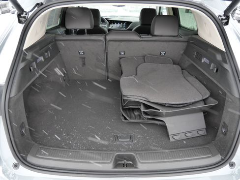 Used 2023 Buick Envision Essence image 14