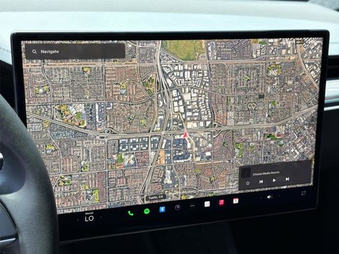 Used 2023 Tesla Model X AWD/4WD image 18