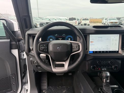 New 2025 Ford Bronco Outer Banks image 13