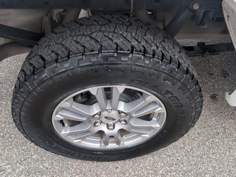 Used 2019 Ford F150 Lariat w/ FX4 Off-Road Package AWD/4WD image 21