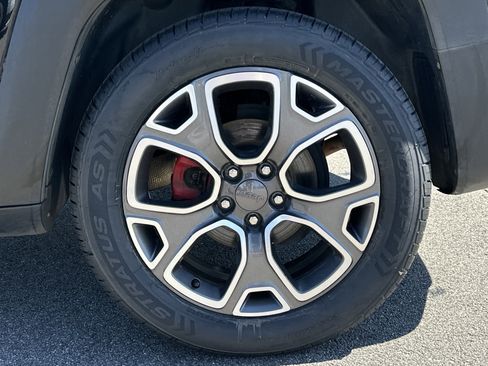 Used 2018 Jeep Renegade Limited w/ UConnect 8.4 Nav Group image 19