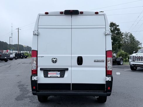 Used 2026 RAM ProMaster 2500 w/ Convenience Group FWD image 9