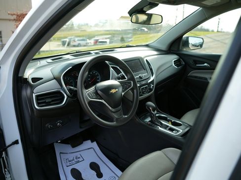 Used 2023 Chevrolet Equinox LS image 17