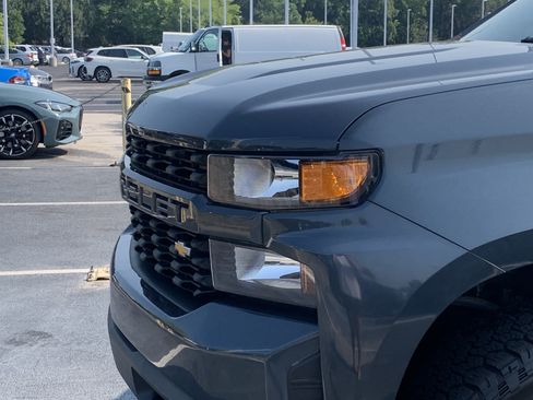 Used 2019 Chevrolet Silverado 1500 Custom w/ Custom Value Package AWD/4WD image 6