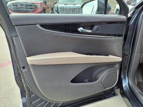 Used 2023 Lincoln Nautilus Reserve image 21