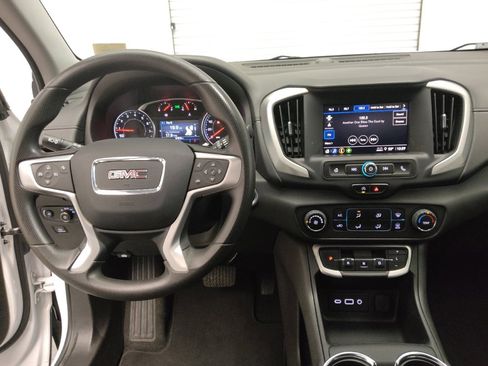 Used 2024 GMC Terrain SLE AWD/4WD image 22