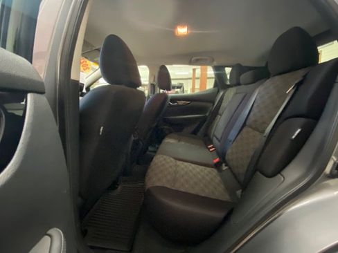 Used 2021 Nissan Rogue Sport SV FWD image 11