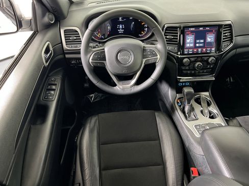 Used 2022 Jeep Grand Cherokee Laredo X image 23