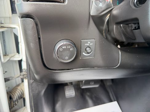 Used 2018 Chevrolet Express 2500 Extended w/ Driver Convenience Package image 13