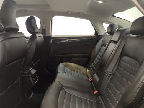 Used 2016 Ford Fusion SE w/ Equipment Group 202A FWD image 18