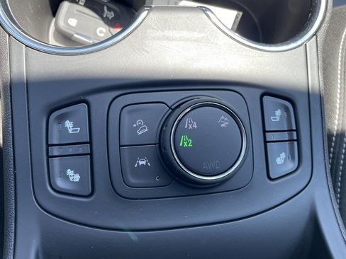 Used 2024 GMC Terrain SLE w/ Driver Convenience Package AWD/4WD image 24