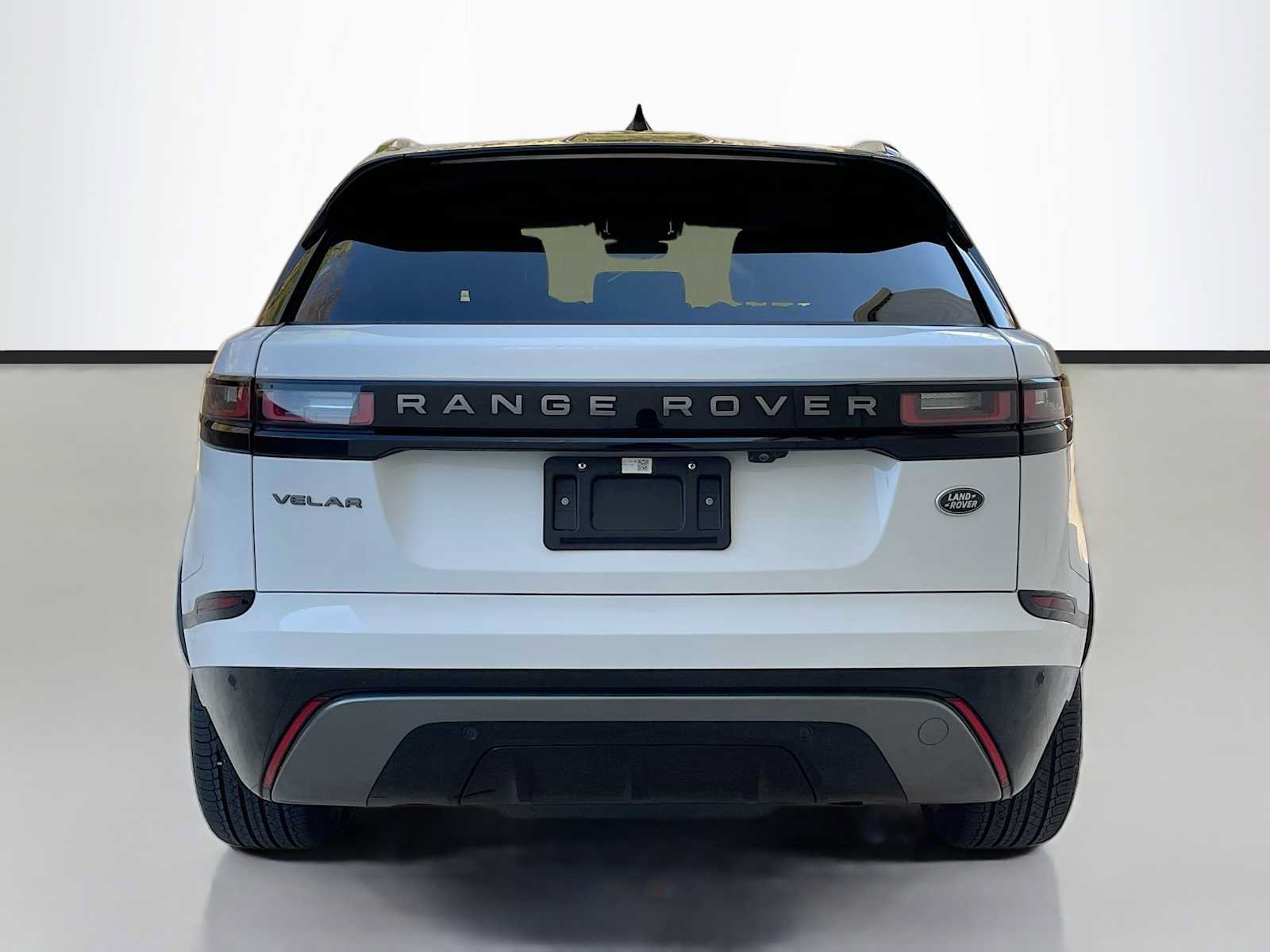 Certified 2022 Land Rover Range Rover Velar R-Dynamic S AWD/4WD image 4