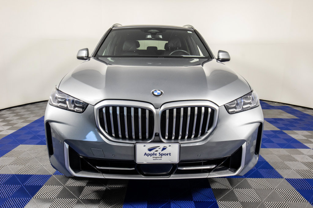 Used 2024 BMW X5 xDrive40i w/ Premium Package AWD/4WD image 3