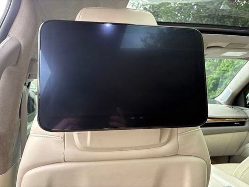 Certified 2024 Cadillac Escalade Sport Platinum w/ LPO, ONYX Package AWD/4WD image 19