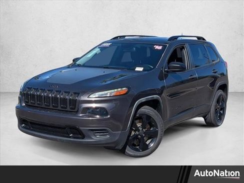 Used 2016 Jeep Cherokee Sport image 1