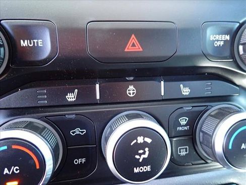 Used 2022 RAM 1500 Big Horn AWD/4WD image 23