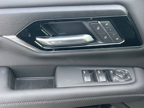 New 2026 GMC Yukon XL Denali w/ Denali Reserve Package image 8