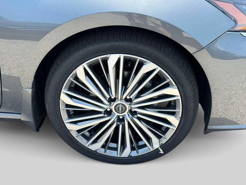 Certified 2025 Nissan Altima 2.5 SL FWD image 8