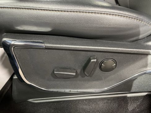 Used 2024 Ford F150 Lariat image 13