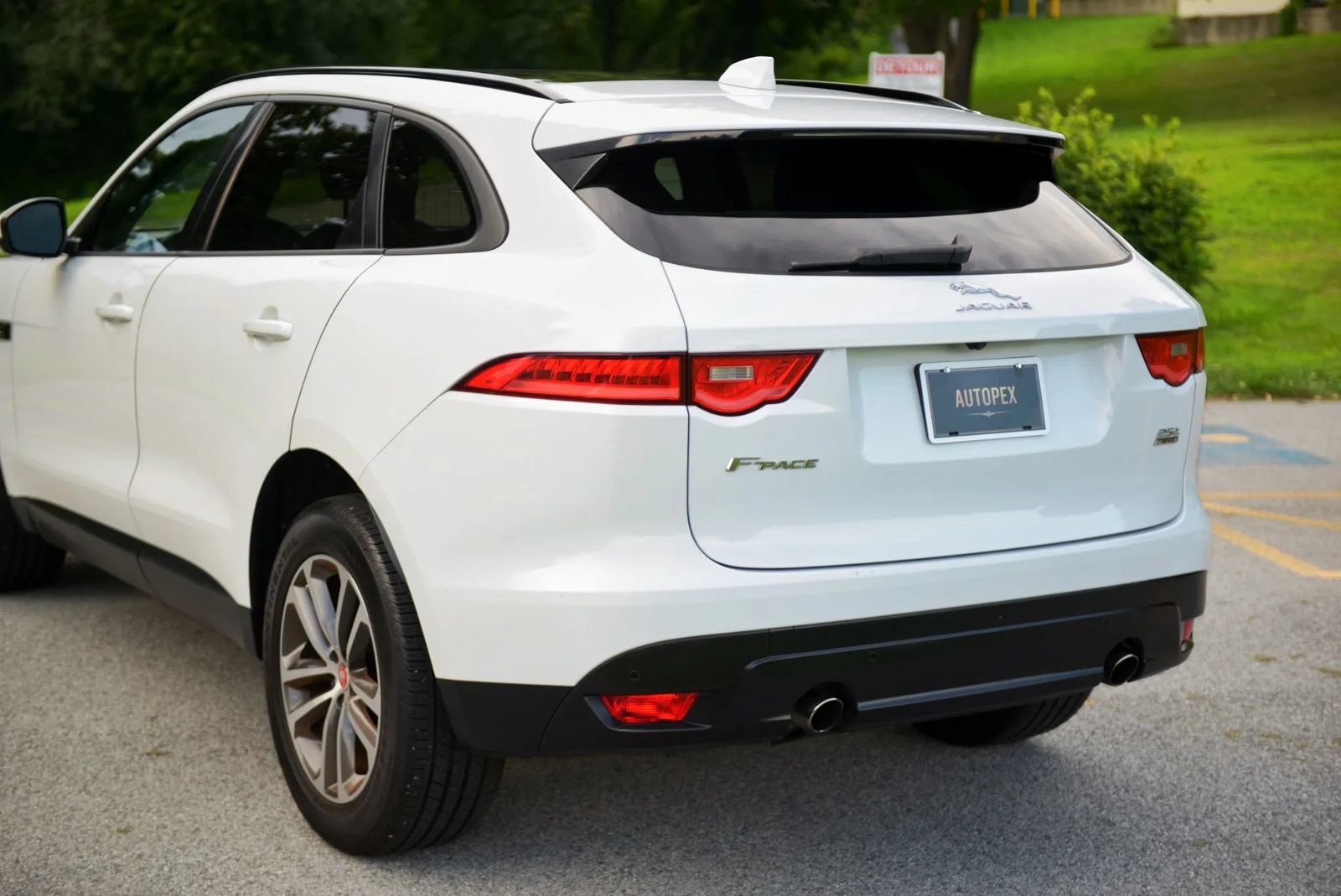 Used 2018 Jaguar F-PACE Premium AWD/4WD image 21