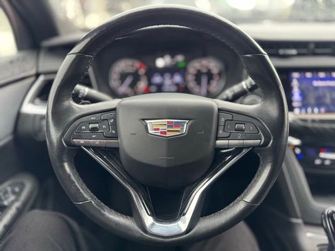 Used 2023 Cadillac XT6 Premium Luxury image 6