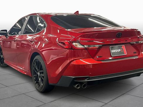 Used 2025 Toyota Camry SE w/ Convenience Package image 11