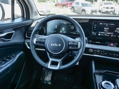 Certified 2025 Kia Sportage LX AWD/4WD image 16