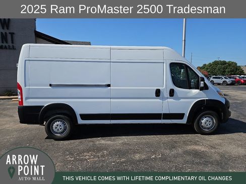Used 2025 RAM ProMaster 2500 w/ Convenience Group FWD image 13