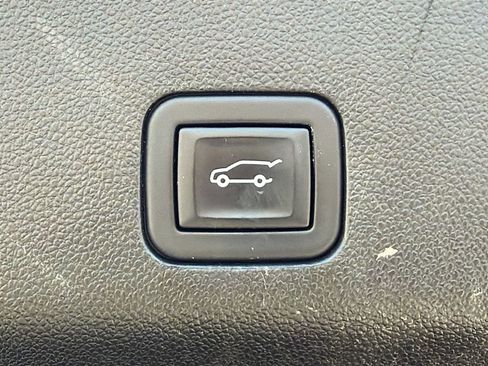 Used 2023 Chevrolet Tahoe LT AWD/4WD image 13