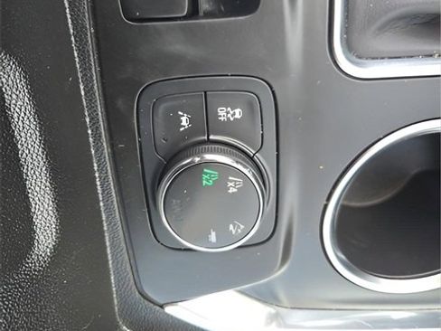 Used 2021 Chevrolet Traverse RS image 26