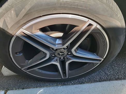 Used 2024 Mercedes-Benz GLS 450 4MATIC image 3