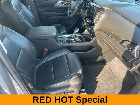 Used 2021 Chevrolet Traverse RS AWD/4WD image 51
