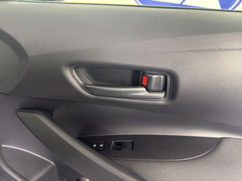 Used 2022 Toyota Corolla LE FWD image 37