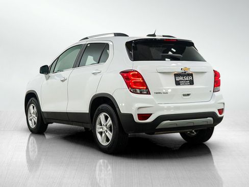 Used 2020 Chevrolet Trax LT w/ LT Convenience Package AWD/4WD image 3