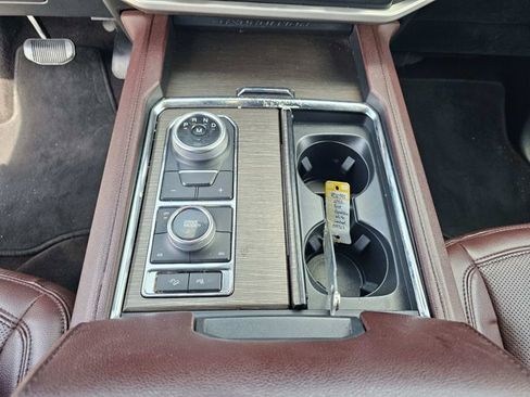 Used 2022 Ford Expedition Limited AWD/4WD image 28