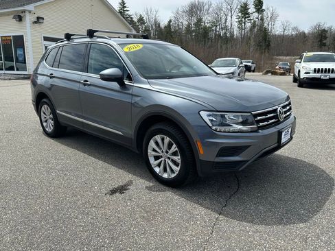 Used 2018 Volkswagen Tiguan SE w/ Panoramic Sunroof Package AWD/4WD image 7