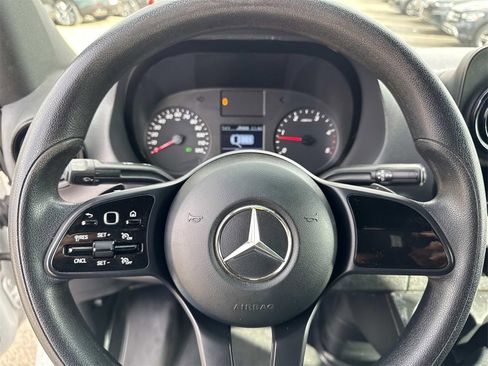 Used 2021 Mercedes-Benz Sprinter 2500 image 21