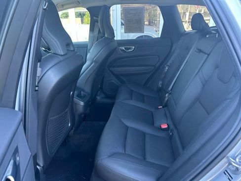 Certified 2025 Volvo XC60 B5 Plus AWD/4WD image 17