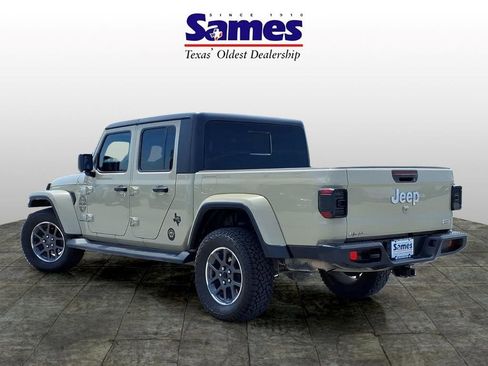 Used 2020 Jeep Gladiator Overland w/ Popular Equipment Package AWD/4WD image 7